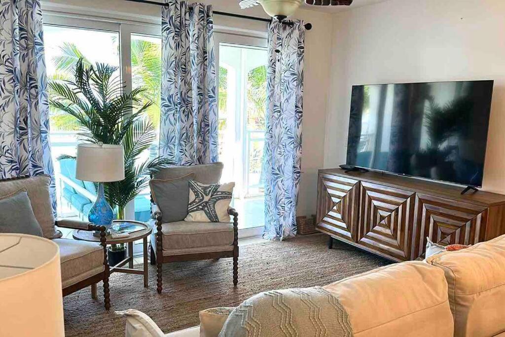 Maho Beach House - Luxe 1-Bedroom - Ocean View Экстерьер фото
