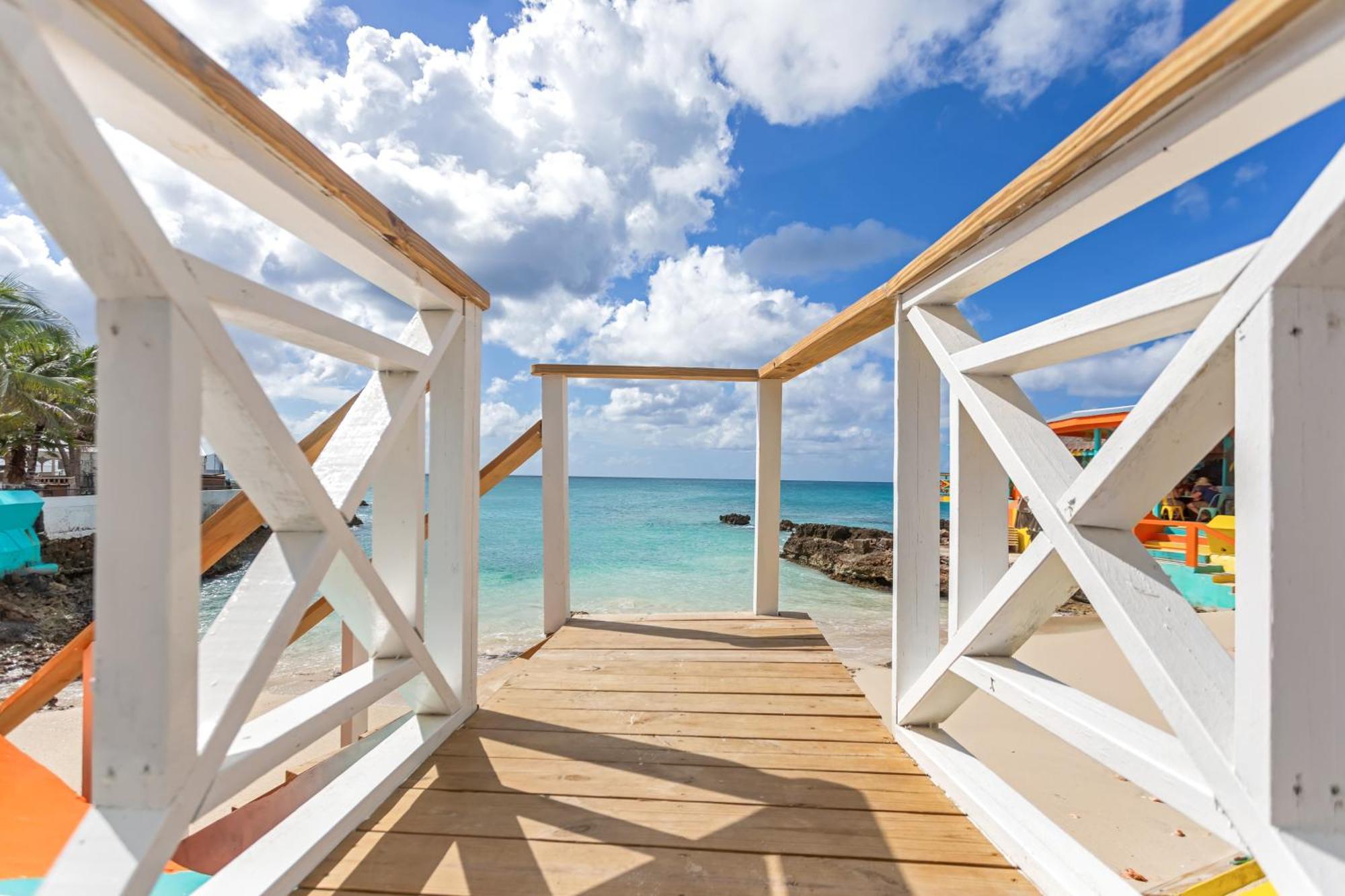 Maho Beach House - Luxe 1-Bedroom - Ocean View Экстерьер фото