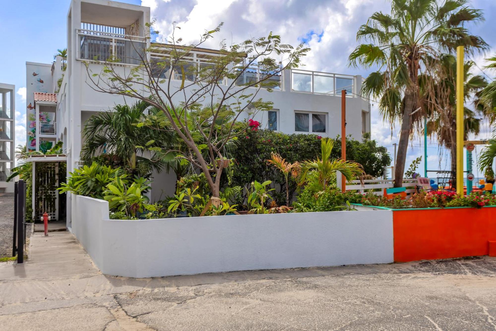 Maho Beach House - Luxe 1-Bedroom - Ocean View Экстерьер фото